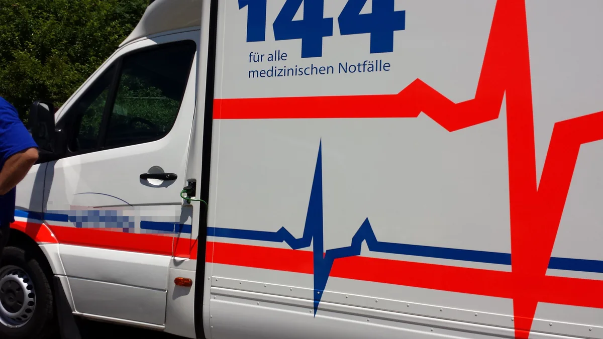 2_preview Eine Person musst zur Abklärung ins Spital gebracht werden. (Archivfoto)