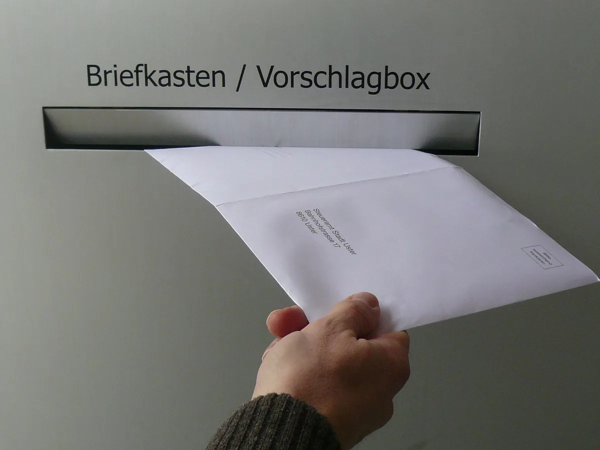 Wer in den nächsten Tagen Post vom Steueramt bekommt, sollte sich nicht zu früh freuen. (Symbolbild: ZO Archiv)