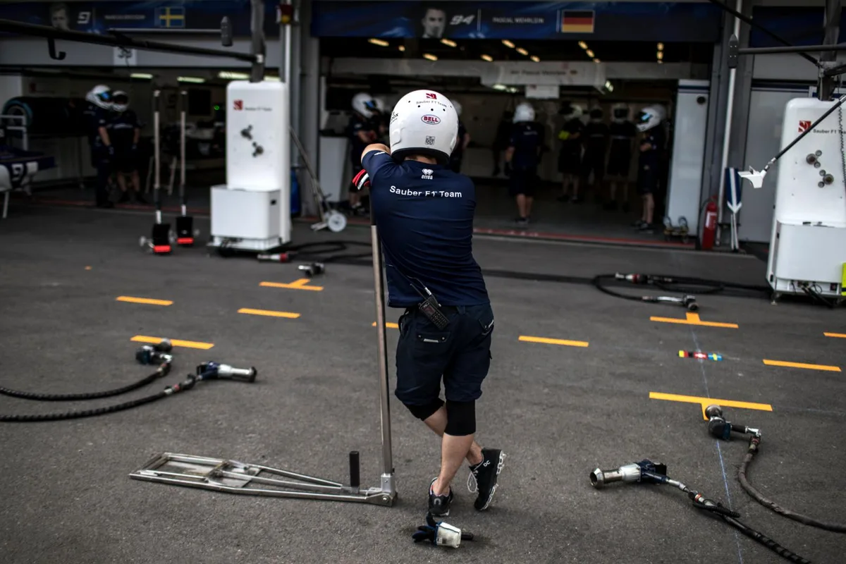 06043442_preview Teamchefin weg, Motorenpartner weg: Bei Sauber herrscht die grosse Leere. (Bild: Keystone)