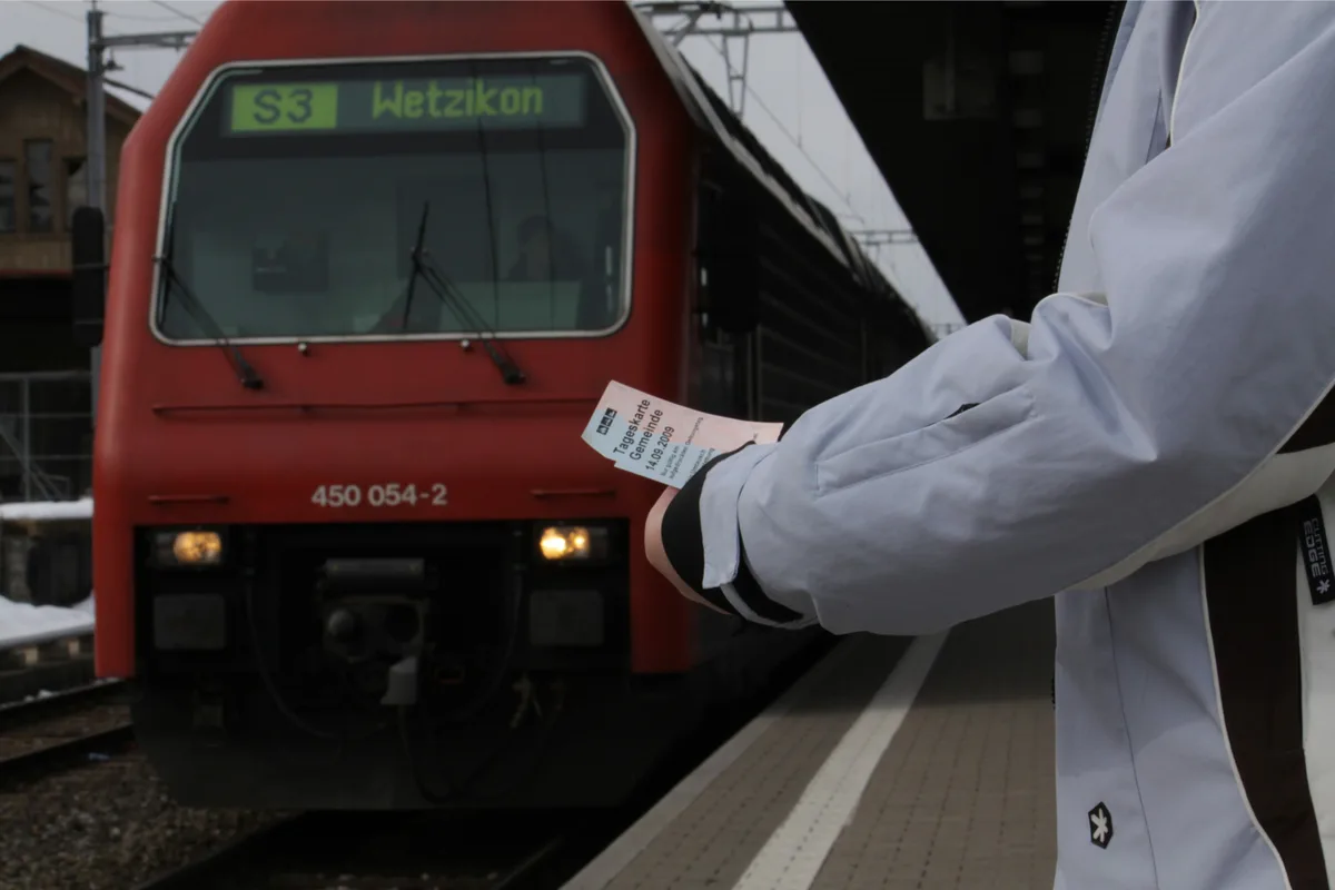 1581341_preview Die Tageskarte «Gemeinde» ist nach wie vor beliebt bei den Winterthurern, weshalb der Stadtrat das Angebot weiter ausbauen will. (Bild: Archiv)
