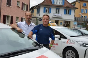 dsc_0399_preview Mohamed Hachem (links) und Guido Schönle führen das Unternehmen Effi-Taxi seit 15 Jahren. (Bild: Fabian Senn)