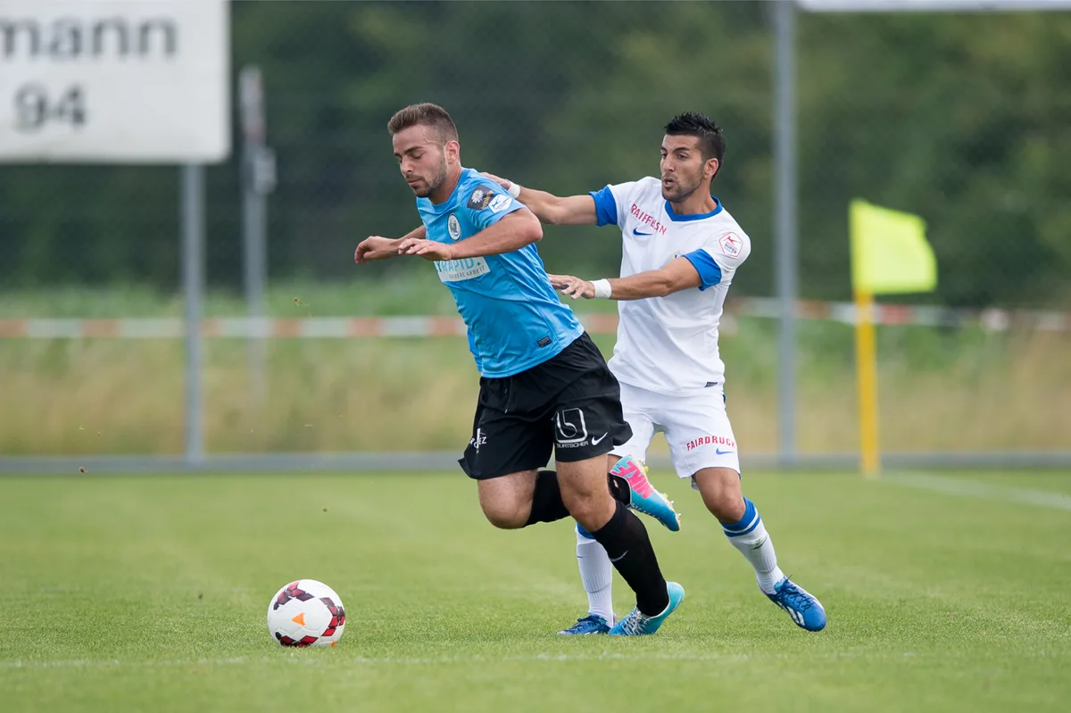 sport_07072013_fussball_pif-2_preview Der Wetziker Ivan Audino (links) spielt bis zum Jahresende beim FC Aarau. (Archivbild: Robert Pfiffner)