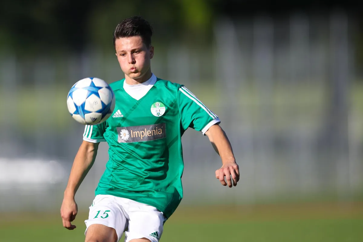 sport_10062017_fussballwetzikonbruettisellen_dku_16_preview Klappt es jetzt mit dem Aufstieg? Armin Kuljici vom FC Brüttisellen. (Bild: David Kündig)