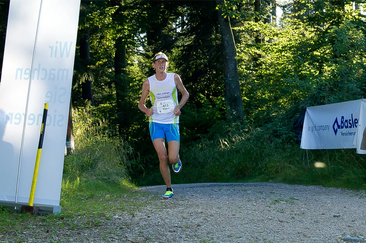 sport_17082012_leichtathletik_pif-20_preview Der Greifenseer Stephan Wenk lief am 5-Tage-Berglauf-Cup in der zweiten Etappe auf Platz zwei. (Archivbild: Robert Pfiffner)