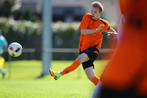 sport_30042017_fussballduebendorfschaffhausen_dku_11_preview Für den FC Dübendorf (hier Daniel Angliker) gab es in Uzwil keine Punkte. (Archivbild: David Kündig)
