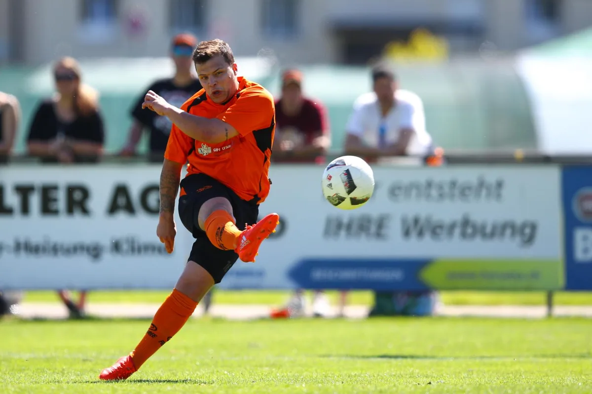 sport_30042017_fussballduebendorfschaffhausen_dku_9_preview Diego Beerle sorgte mit seinem späten Tor für den Dübendorfer 1:0-Sieg gegen Chur. (Archivfoto: David Kündig)