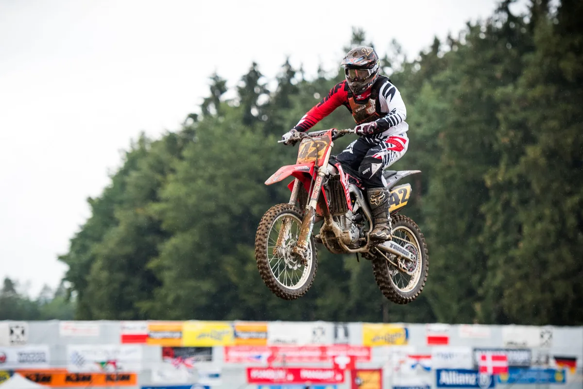 sport_06-09-15_motocross_fsm_029_preview In einer Doppelrolle: Mario Kern ist in Gutenswil im OK und als Fahrer am Start. (Bild: Fabio Meier)