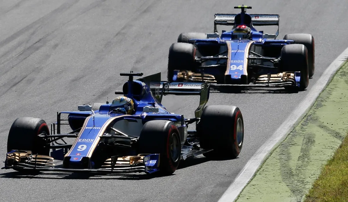 1504442803191_preview Wie üblich am Ende des Feldes: die Sauber-Piloten Marcus Erisson (vorne) und Pascal Wehrlein. (Bild: Keystone)