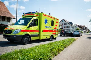 2434334_pic_970x641_preview Auch die Sanität rückte an den Unfallort aus. (Archivbild: Newspictures)