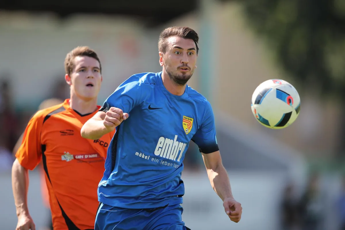 sport_03092017_fussballduebendorfrueti_dku__7__preview Rütis Taulant Syla (rechts) war beim 4:0-Erfolg gegen Uzwil an sämtlichen vier Toren beteiligt. (Archivbild: David Kündig)