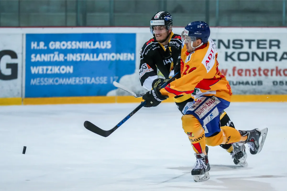 sport_28022017_eishockey_crm_15_preview Wirbel vor dem Saisonstart: In Neuenburg geht es nicht um Puckbesitz, sondern um die Existenz. (Symbolbild: Christian Merz)