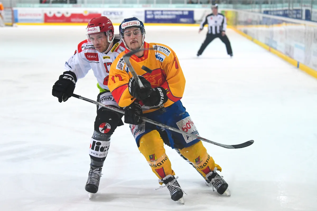 Für den EHC Dübendorf (Raphael Röthlisberger, rechts) gab es zum Saisonstart in der MSL keine Punkte. (Archivbild: David Kündig)