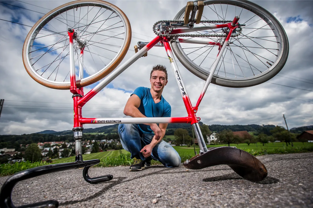 sport_05102016_yannickmartens_crm_12_preview Keine Lust mehr auf Richter an Wettkämpfen: Der Hadliker Yannick Martens zeigt sein Können auf dem Kunstrad nur noch bei Show-Events. (Archivbild Christian Merz), Eindrückliches Palmarès: Der Hadliker Yannick Martens holte zweimal WM-Bronze und wurde insgesamt fünfmal Schweizer Meister in der Elite. (Archivbild Christian Merz), Neuorientierung auch im privaten und beruflichen Bereich: Der Hadliker wird in die Heimat seiner Partnerin ziehen und will dort auch arbeiten. (Archivbild Christian Merz)