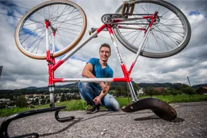 sport_05102016_yannickmartens_crm_12_preview Keine Lust mehr auf Richter an Wettkämpfen: Der Hadliker Yannick Martens zeigt sein Können auf dem Kunstrad nur noch bei Show-Events. (Archivbild Christian Merz), Eindrückliches Palmarès: Der Hadliker Yannick Martens holte zweimal WM-Bronze und wurde insgesamt fünfmal Schweizer Meister in der Elite. (Archivbild Christian Merz), Neuorientierung auch im privaten und beruflichen Bereich: Der Hadliker wird in die Heimat seiner Partnerin ziehen und will dort auch arbeiten. (Archivbild Christian Merz)