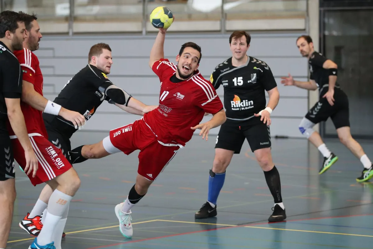 sport_14012018_handballuster_dku__3__preview Engagiert, aber am Ende unterlegen: Roman Flessati und der TV Uster. (Archivbild: David Kündig)