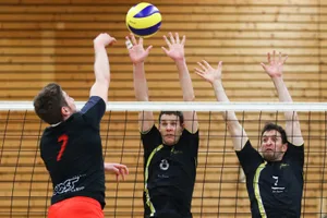 sport_28012018_volleyballwetzikonuster_dku__6__preview Die Ustermer Angriffsversuche nützten nichts – am Ende siegte Wetzikon 3:1 (Foto: David Kündig)