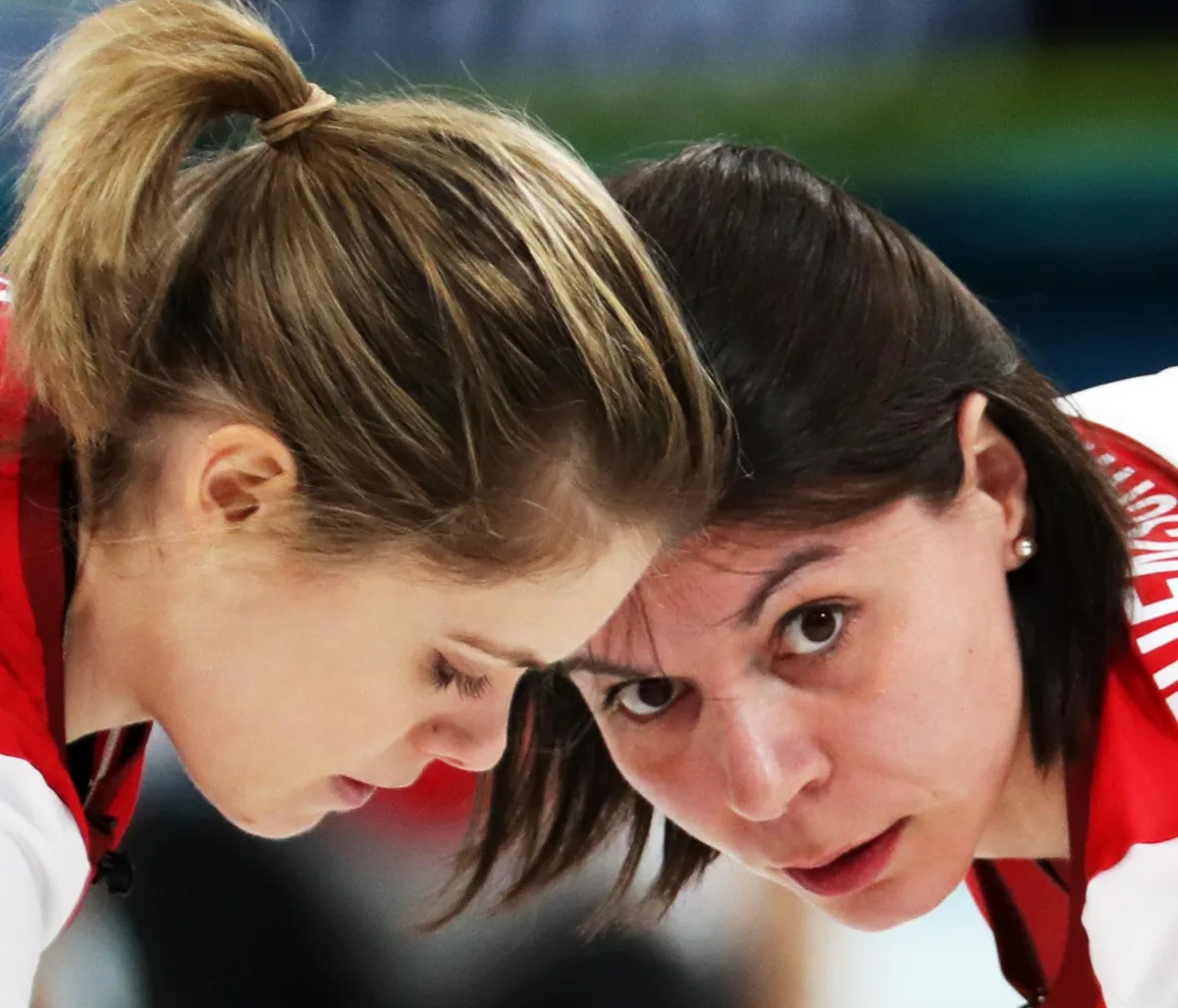 06531602_preview Die Gockhauserin Esther Neuenschwander (rechts) ist mit ihrem Team in Rücklage. (Foto: Keystone)