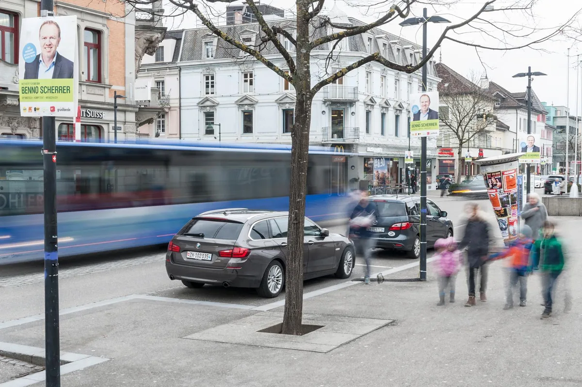 20022018_wahlplakate_uster_gu_02_preview Wahlplakate an den Kandelaber in Uster. Die Standorte werden per Los an die Parteien vergeben. (Foto: André Gutzwiller), Die Standorte der Wahlplakate werden per Los an die Parteien vergeben. (Foto: André Gutzwiller), Die Standorte der Wahlplakate werden per Los an die Parteien vergeben. (Foto: André Gutzwiller)