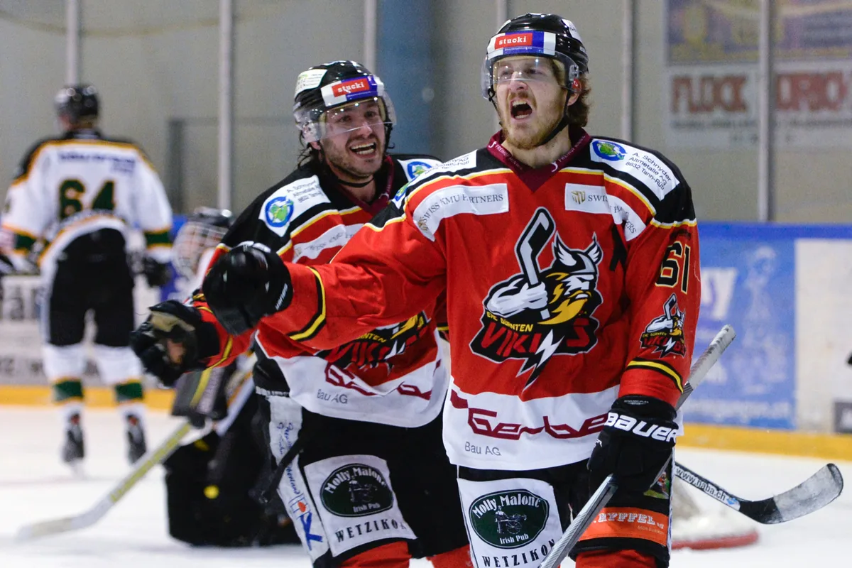 Das Jubeln im Blut: Die Dürnten Vikings gewannen zum vierten Mal in Serie die Qualifikation in der Zweitliga-Gruppe 1. (Archvfoto: Nick Soland)
