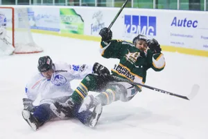 sport_13012018_eieluzern_dku__15__preview Unsanfte Landung: Carlo Fäh kassierte mit den EIE eine unerwartete Niederlage gegen Küsnacht. (Archivfoto: David Kündig)