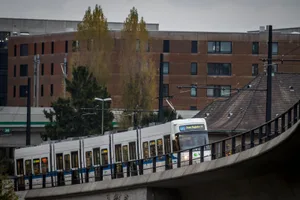 wirtschaft_09112017_immobilien_crm_15_preview Die Glattalbahn ist pünktlicher unterwegs als die VBG-Busse. (Archivfoto: Christian Merz)