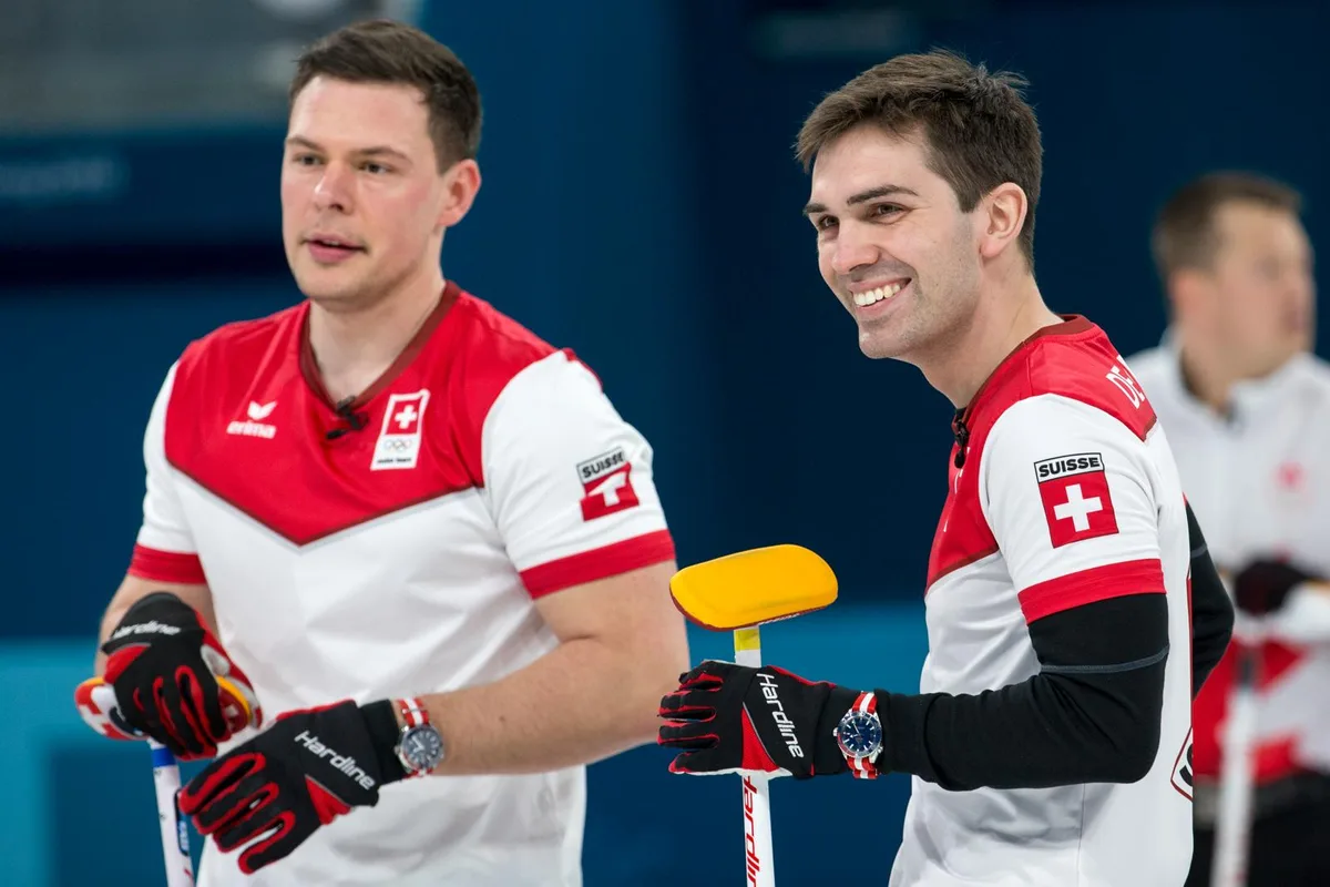 Gute Stimmung, gutes Curling: Claudio Pätz (links) und Skip Peter De Cruz. (Foto: Keystone)