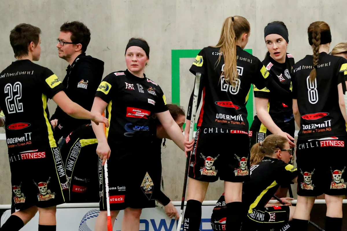 Enttäuschte Gesichter: Die Floorball Riders verloren das erste Halbfinal-Spiel. (Archivfoto: Christian Merz)