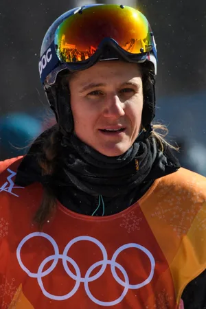 333107224_preview Die Riedikerin Isabel Derungs war an der SM auf dem Corvatsch nicht zu bezwingen. (Foto: Keystone) , Dem Frühling im Unterland zum Trotz: Isabel Derungs steht noch immer auf dem Brett. (Foto: Keystone)