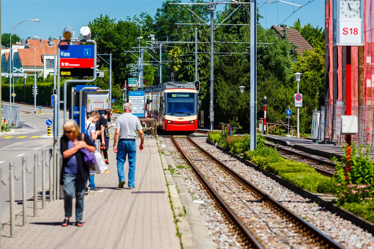 egg_forchbahn_naz-1_preview Am 15. April werden an den Erneuerungswahlen für die Gemeindebehörden die Weichen neu gestellt. (Archivfoto: Nicolas Zonvi)