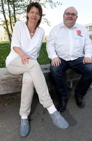 hinwil_23042018_stadtratswahlen_wetzikon_tz_mav_4_preview Pascal Bassu (SP) und Esther Schlatter (GLP) lieferten sich am 22. April ein Kopf-an-Kopf-Rennen um den sechsten Sitz im Wetziker Stadtrat. (Foto: Marcel Vollenweider)