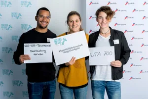 isabelle_derungs_preview Die Snowboarderin Isabel Derungs aus Riedikon bei einem Patenschaftsanlass der Sporthilfe mit hoffnungsvollen Talenten. (Foto: PPR/Nick Soland), Der Grüninger Skifahrer Gilles Roulin zählt zu den Überraschungen der Weltcup-Saison. (Foto: Keystone), Bald wieder auf der Matte: Die derzeit noch rekonvaleszente Fabienne Kocher aus Riedikon (Foto: Keystone), Der Ustermer Curler Claudio Pätz errang mit seinem Team an den Olympischen Spielen in Südkorea eine Bronzemedaille. (Foto: Keystone)