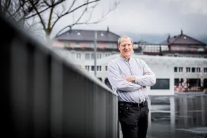 uster_10032018_bolliger_crm_3_preview Tobias Bolliger (FDP) ist nun offiziell der Nachfolger von Gemeindepräsident Rolf Rothenhofer (parteilos). (Foto: Seraina Boner)