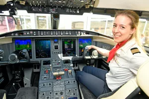 _wb50641_preview Der neue Ambulanzjet vom Typ Bombardier Challenger 650 rollte am Dienstag erstmals von der Landepiste in Kloten zum Rega-Hauptsitz. (Foto: Keystone), Der neue Ambulanzjet vom Typ Bombardier Challenger 650 rollte am Dienstag erstmals von der Landepiste in Kloten zum Rega-Hauptsitz. (Foto: Keystone), Der neue Ambulanzjet vom Typ Bombardier Challenger 650 rollte am Dienstag erstmals von der Landepiste in Kloten zum Rega-Hauptsitz. (Foto: Keystone), Elegant wie ein VIP-Flugzeug: Blick in den neuen Ambulanzjet. (Foto: Ernst Hilfiker), Mehr als 900 Mal hob der EC 145 im vergangenen Jahr von der Basis Dübendorf der Rega ab. (Archivbild: Ernst Hilfiker), Der neue Ambulanzjet vom Typ Bombardier Challenger 650 rollte am Dienstag erstmals von der Landepiste in Kloten zum Rega-Hauptsitz. (Fotos: Ernst Hilfiker), Der neue Ambulanzjet vom Typ Bombardier Challenger 650 rollte am Dienstag erstmals von der Landepiste in Kloten zum Rega-Hauptsitz. (Foto: Keystone), Der neue Ambulanzjet vom Typ Bombardier Challenger 650 rollte am Dienstag erstmals von der Landepiste in Kloten zum Rega-Hauptsitz. (Foto: Keystone), Der neue Ambulanzjet vom Typ Bombardier Challenger 650 rollte am Dienstag erstmals von der Landepiste in Kloten zum Rega-Hauptsitz. (Foto: Keystone), Der neue Ambulanzjet vom Typ Bombardier Challenger 650 rollte am Dienstag erstmals von der Landepiste in Kloten zum Rega-Hauptsitz. (Foto: Keystone)