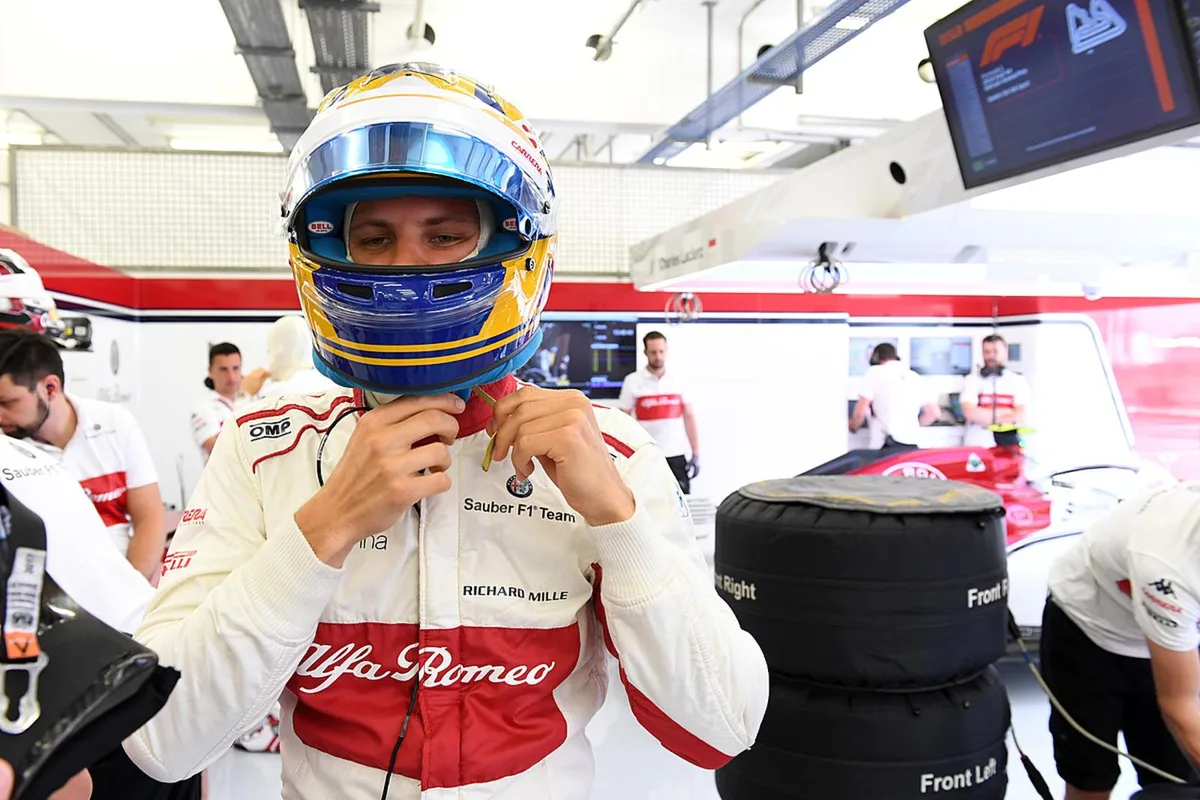lrdcd1806ap425_preview Marcus Ericsson setzte die Ein-Stopp-Strategie des Sauber-Teams nahezu perfekt um. (Foto: Sauber Motorsport AG), Der Schwede liess so manchen Konkurrenten hinter sich ... (Foto: Sauber Motorsport AG), ... und zog an verschiedenen Fahrern (im Bild Esteban Ocon im Force India) vorbei. (Foto: Sauber Motorsport AG), Die Leistung brachte ihm zwei Punkte ein und zeigte, dass er besser ist als sein Ruf. (Foto: Sauber Motorsport AG)