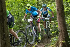 40487724460_6941612950_o_preview Trainingskollegen und zugleich Konkurrenten im EKZ-Cup: Der Hinwiler Konny Looser (Mitte) vor dem Dürntner Simon Zahner. (Foto: Michael Suter)