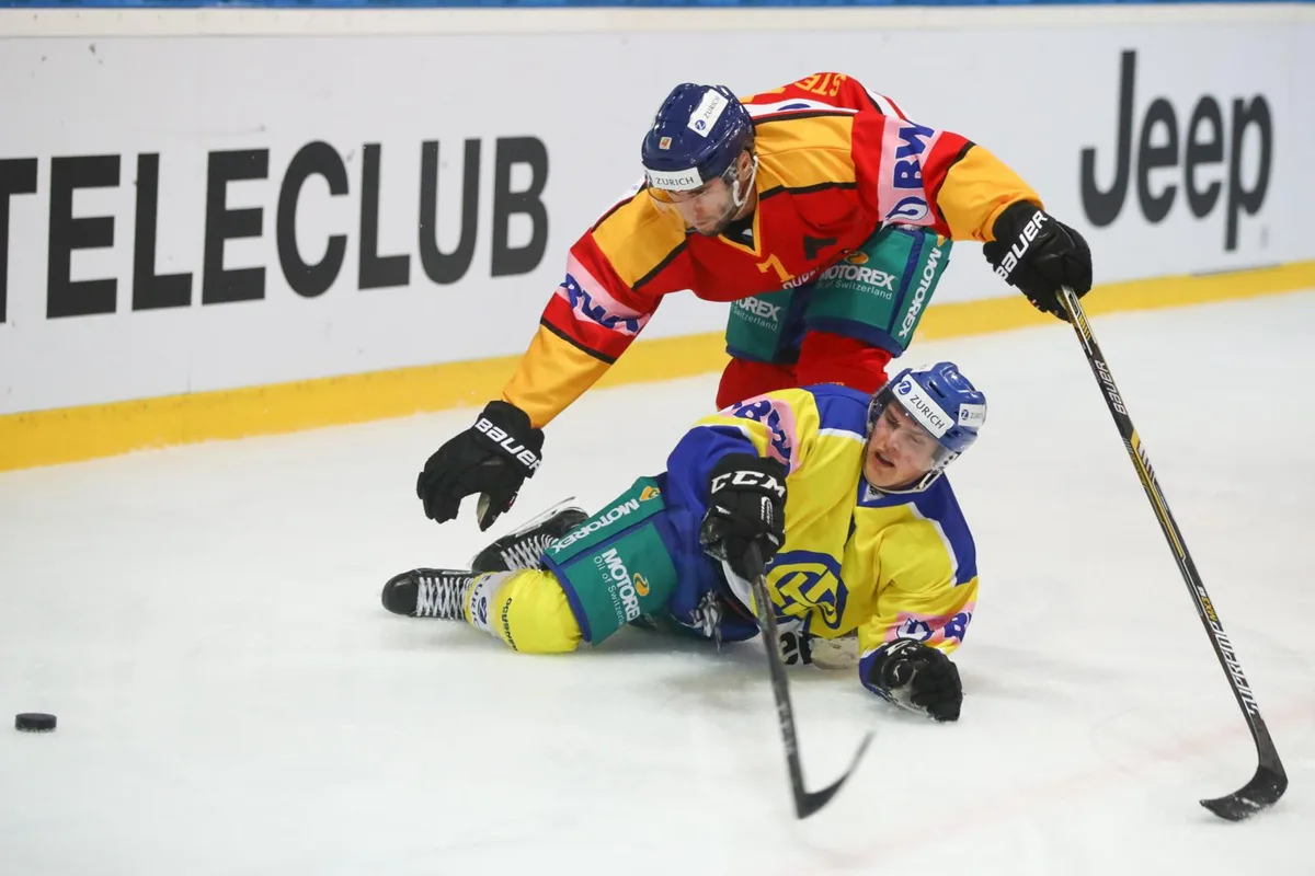 sport_20092017_duebndorfdavos_dku__5__preview Im letzten Jahr klar unterlegen: Der Dübendorfer Lukas Stettler stolpert über Davos' Ramon Tanner. (Archivbild: David Kündig)