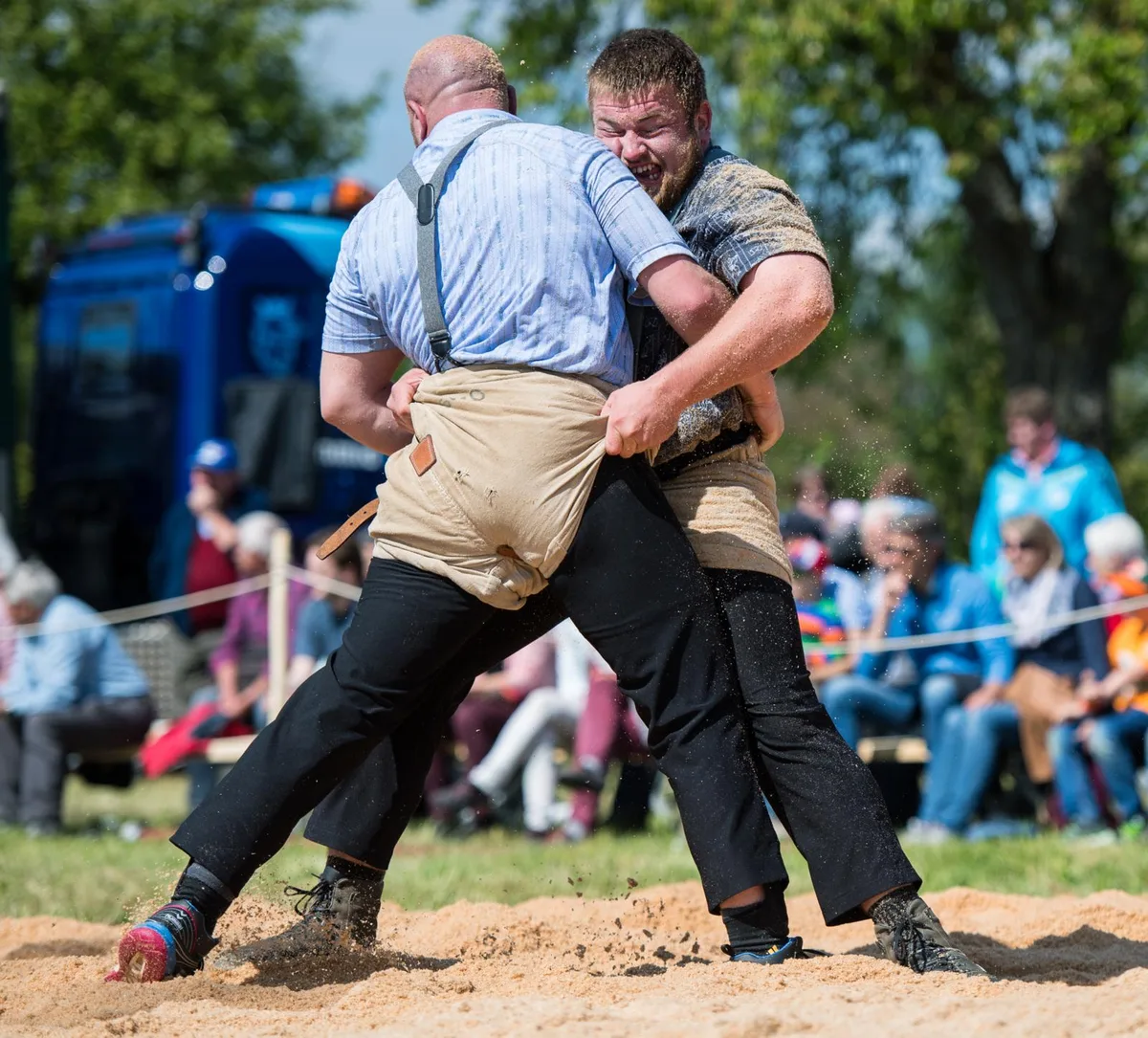 sport_23042017_schwingfest%20gossau_pif-15_preview Der Sternenberger Roman Schnurrenberger (rechts) weiss, wie man zupacken muss. (Archivfoto: Robert Pfiffner)