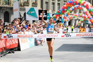 https-zueriost-ch-sites-default-files-elvis-media-2018-06-20180610_frauenlauf_0599_preview-jpg Fabienne Schlumpf hat in Bern nachgedoppelt: Die Wetzikerin gewinnt wie im Vorjahr den Schweizer Frauenlauf. (Foto: Keystone)