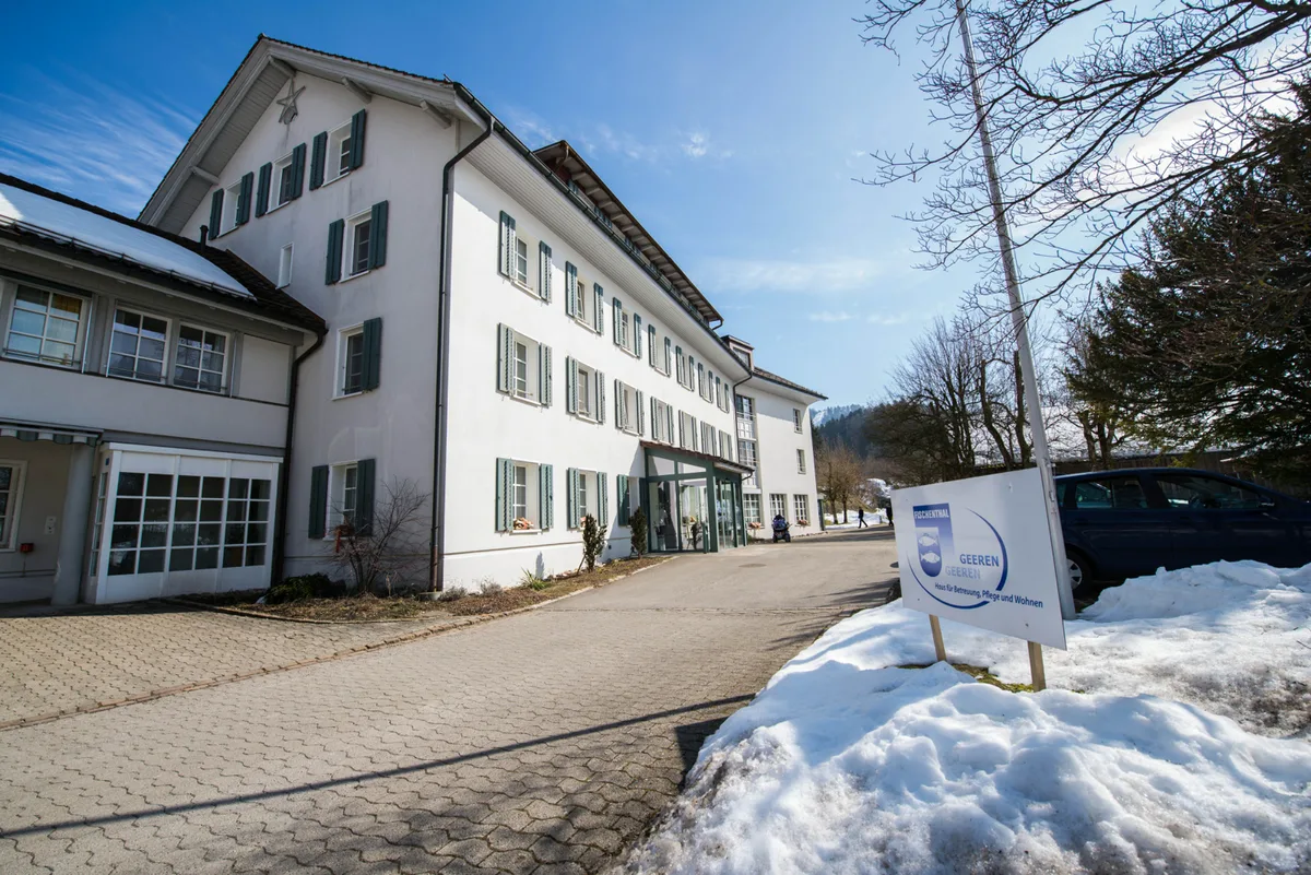 fischenthal_10032015_altersheimgeeren_sbo_5_preview Die Fischenthaler haben entschieden: Das Haus Geeren darf nicht ausgegliedert werden. (Archivbild: Seraina Boner)
