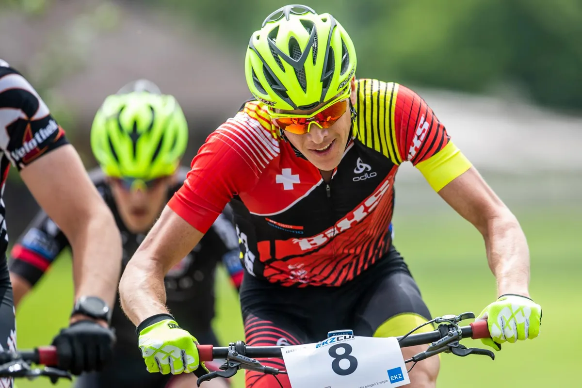 sport_27052018_ekzcup_crm_36_preview_0 Konny Looser entschied den traditionellen Albstadt Bike Marathon für sich. (Archivfoto: Christian Merz), Diese Saison hatte Konny Looser vermehrt Pech mit dem Material. (Archivfoto: Christian Merz) , Konny Looser entschied sich erst kurzfristig, am Albstadt Bike Marathon teilzunehmen. (Archivfoto: Christian Merz), In der letzten Saison war Konny Looser erstmals in seiner Karriere Schweizer Meister im Bike-Marathon geworden. (Archivfoto: Martin Platter)