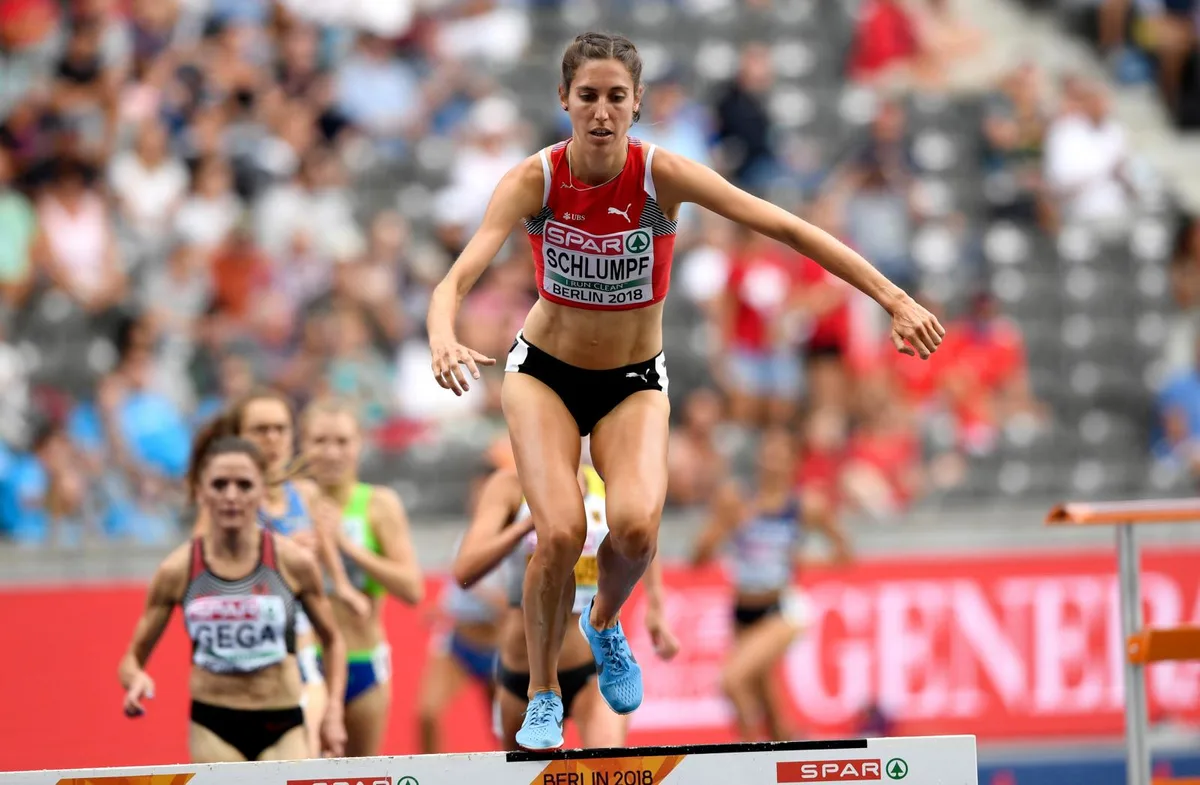 06940468_preview Fabienne Schlumpf ist an der EM in Berlin mit einem Galaauftritt in den Steeple-Final vorgestossen. , Gutes Timing: Die Wetzikerin Fabienne Schlumpf hatte keine Probleme mit den Hindernissen., Das Lachen der Siegerin., Schlumpf kurz nach dem Ende des Vorlaufs.
