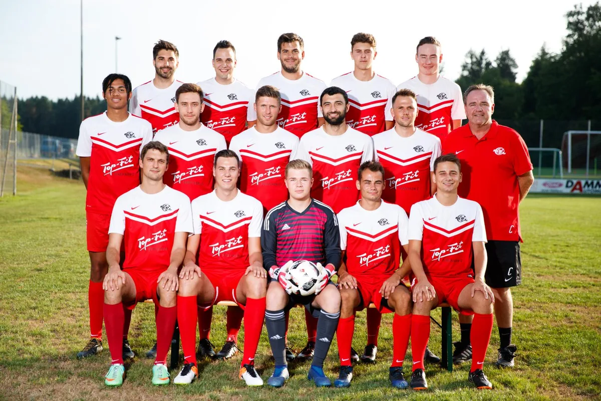 sport_05082018_beilagediv_dku__9__preview Die zweite Mannschaft des FC Pfäffikon, Ausgabe 2018/2019.