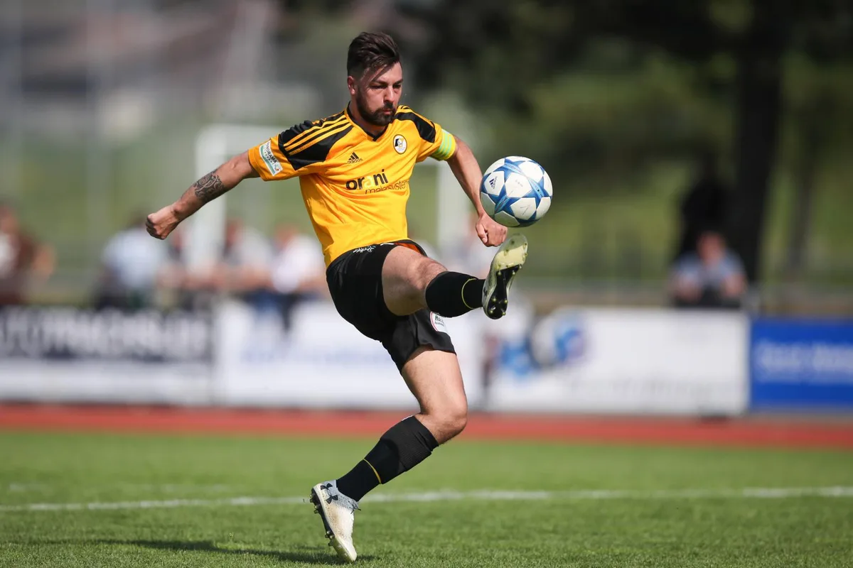 sport_06052018_fussballwetzikongossau_dku__8__preview Vinzenzo Piccinni trifft mit dem FC Wetzikon auf starke Konkurrenz.