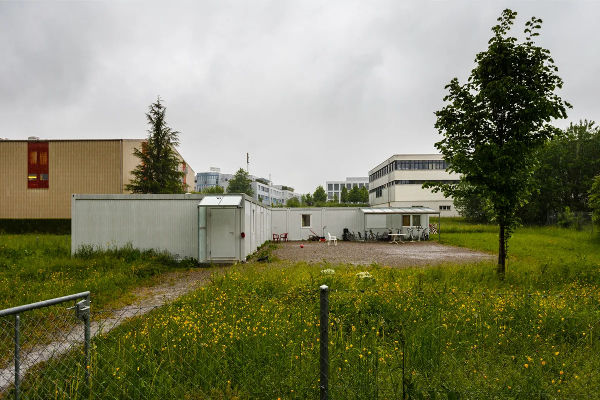 fehraltorf_15042015_wohncontainer_naz-16_preview Die jetzige Asylunterkunft in Fehraltorf ist sanierungsbedürftig. , Die neue Unterkunft soll in unmittelbarer Umgebung zur Ara entstehen. (Foto: PD)