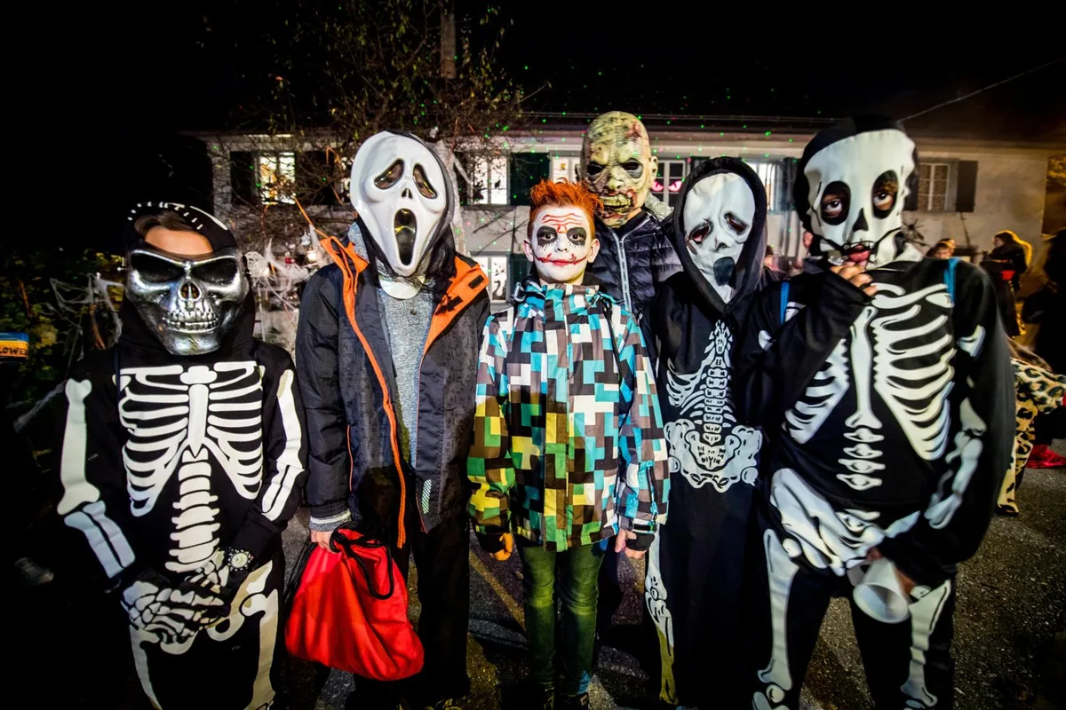 gossau_31102017_halloweenfest_sbo_19_preview Verkleidete Kinder klingeln an Halloween an diversen Haustüren nicht zur Freude aller Bewohner.