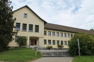 img_9535_preview Vor dem Bezirksgericht Hinwil stand heute ein Mann vor Gericht, der ins Haus seiner Ex-Frau einbrach.