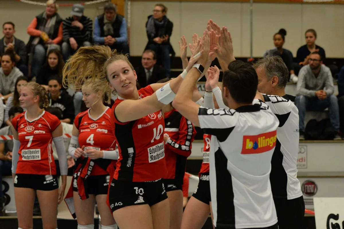 20181205_195919_rst_0203_preview Vivian Guyer überwand mit den Volleyballerinnen von Kanti Schaffhausen bereits zwei Hürden im Europacup.