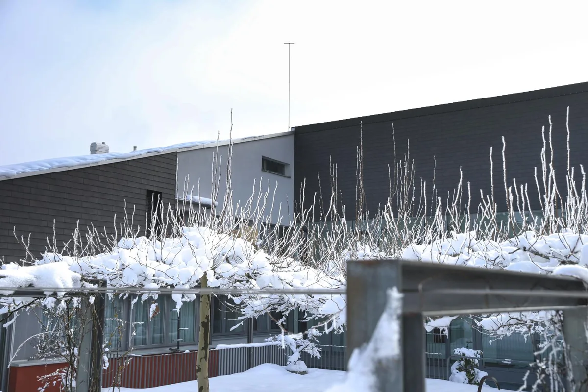 hinwil_06022019_handy%20antenne_nag-2_preview Die Antenne ist auf dem Dach der Bäretswiler Alterssiedlung Sunneberg geplant. Foto: Nathalie Guinand