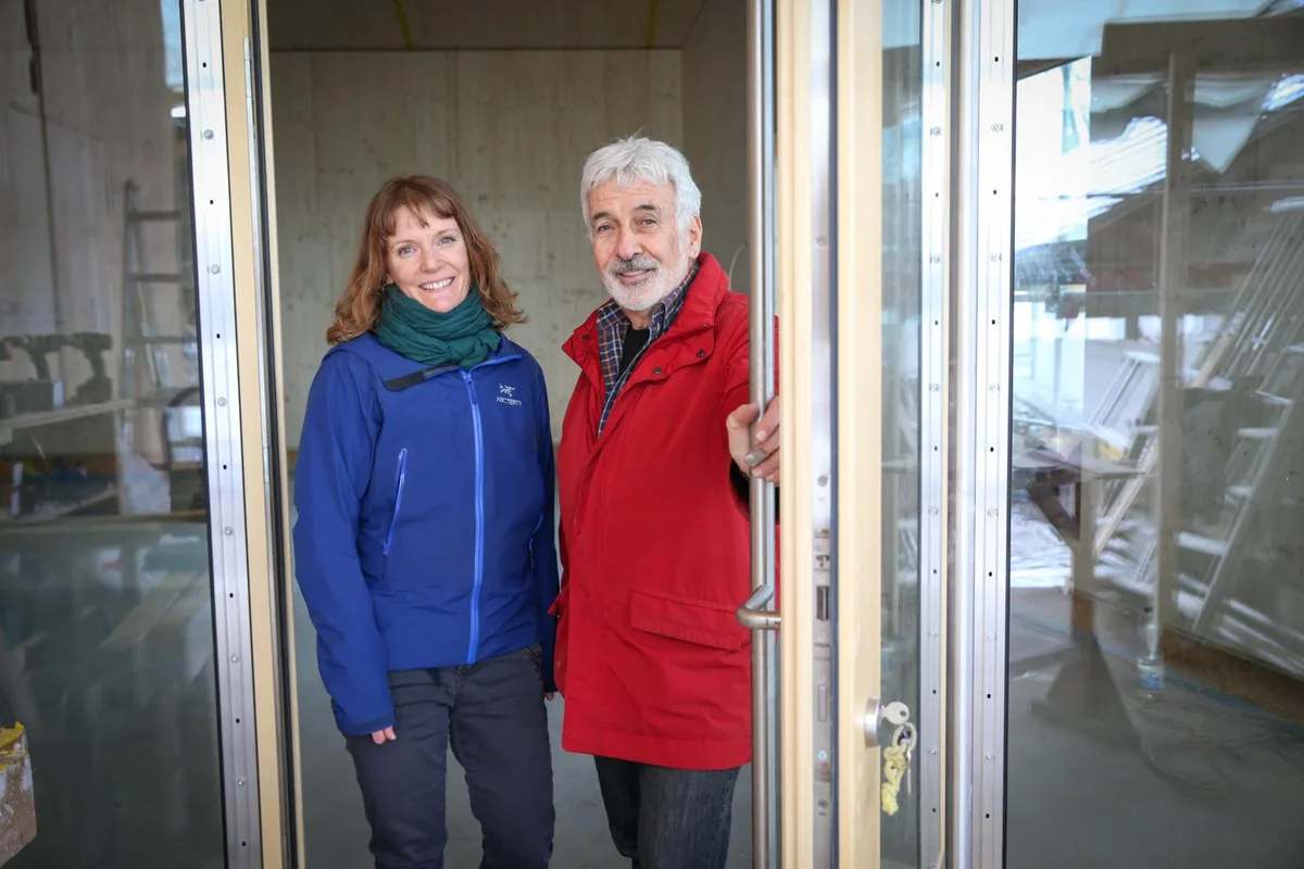 pfa%cc%88ffikon_11022019_naturzentrum_nag-12_preview Antonia Zurbuchen und Ernst Ott freuen sich auf die Eröffnung des Naturzentrums im April. , Noch gibt es viel zu tun für die Handwerker - auf dem Dach soll eine Solaranlage installiert werden., Im Hauptraum des Naturzentrums soll eine interaktive Ausstellung entstehen. , Neben dem Naturzentrum wird ein verlandeter Teich neu ausgehoben.