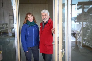 pfa%cc%88ffikon_11022019_naturzentrum_nag-12_preview Antonia Zurbuchen und Ernst Ott freuen sich auf die Eröffnung des Naturzentrums im April. , Noch gibt es viel zu tun für die Handwerker - auf dem Dach soll eine Solaranlage installiert werden., Im Hauptraum des Naturzentrums soll eine interaktive Ausstellung entstehen. , Neben dem Naturzentrum wird ein verlandeter Teich neu ausgehoben.